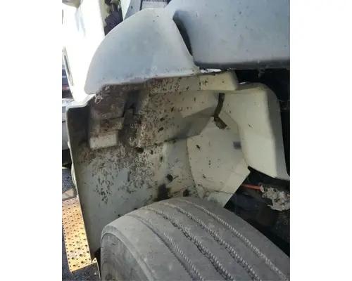 International DuraStar 4400 Fender Extension
