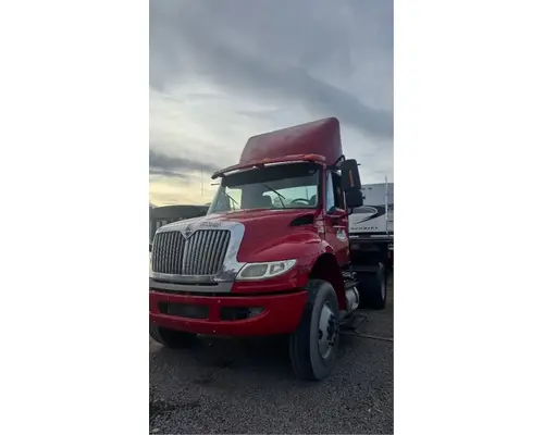 International DuraStar 4400 Hood