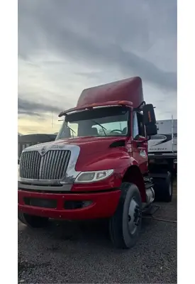 International DuraStar 4400 Hood