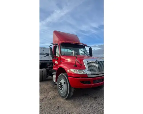 International DuraStar 4400 Hood