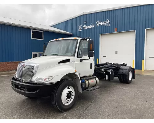 Complete Vehicle INTERNATIONAL Durastar Vander Haags Inc WM