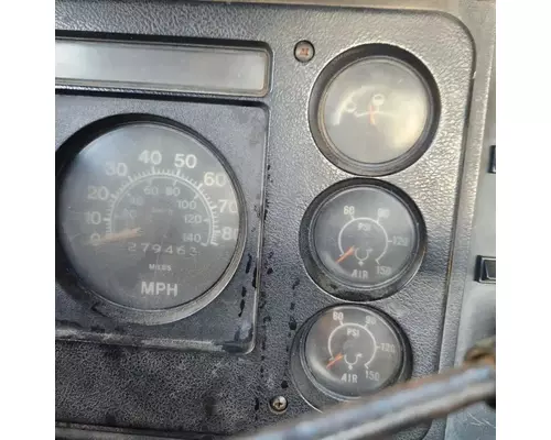 International F-2275 Instrument Cluster