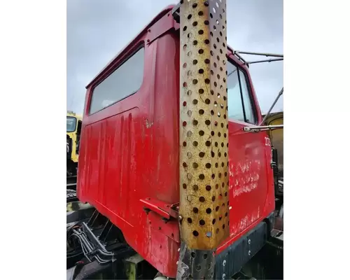 International F-2554 Cab