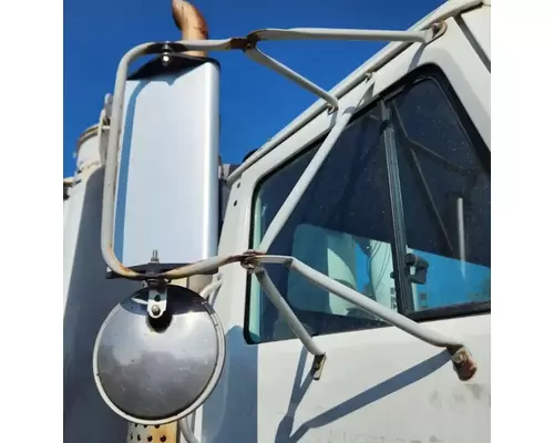 International F-2674 SBA Mirror (Side View)