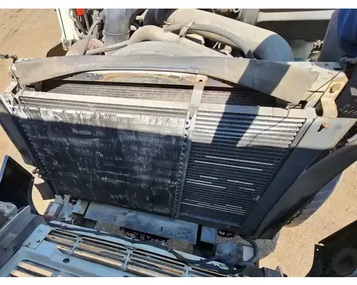 International F-2674 SBA Radiator