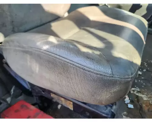 International F-2674 SBA Seat, Front