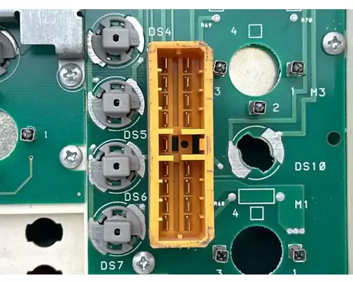 International F-4900 Instrument Cluster