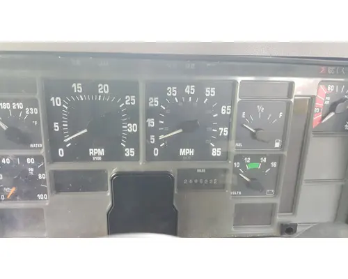 International F-8100 CH Instrument Cluster