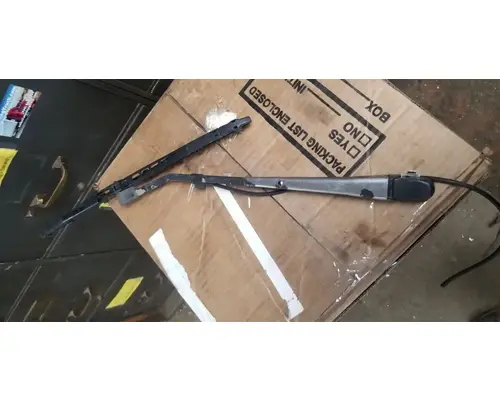 International F-8100 CH Windshield Wiper Arm