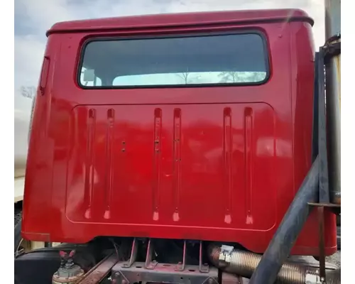 International F2574 Cab