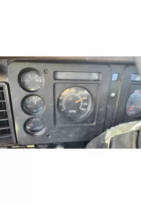 International F2574 Instrument Cluster