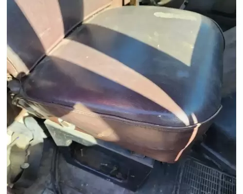 International F2574 Seat, Front