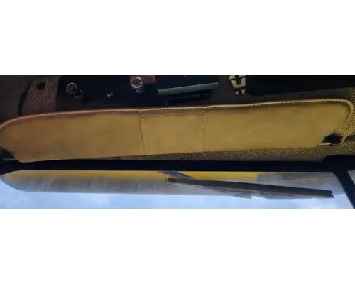 International F5070 Sun Visor (External)
