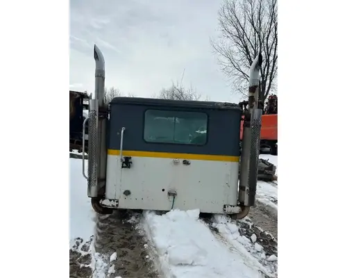 International F9370 Cab