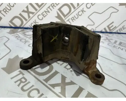 International HT570 Engine Mounts