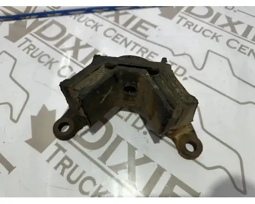 International HT570 Engine Mounts