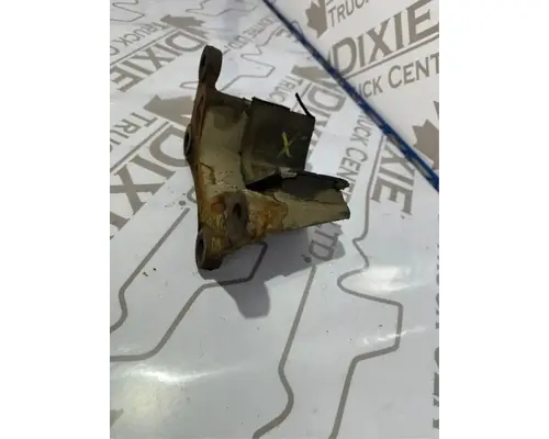 International HT570 Engine Mounts