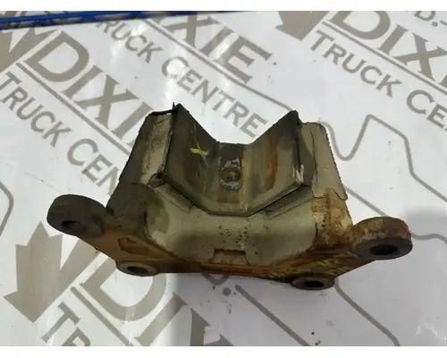 International HT570 Engine Mounts