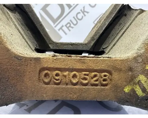 International HT570 Engine Mounts