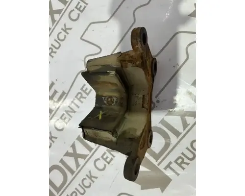 International HT570 Engine Mounts