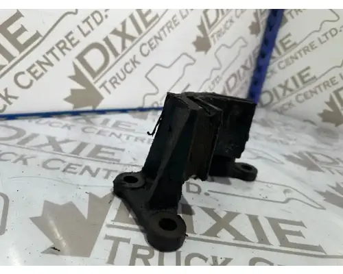 International HT570 Engine Mounts