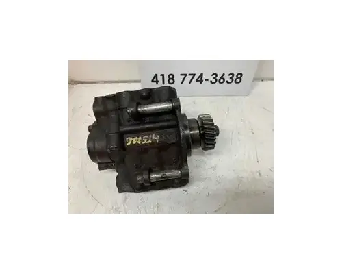 International HT570 Oil Pump