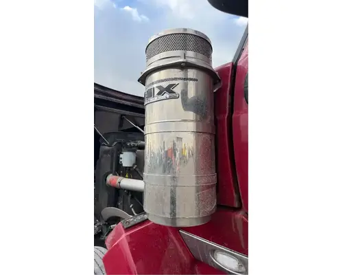 International HX520 Air Cleaner