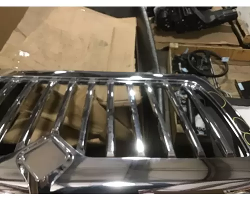 Grille INTERNATIONAL HV Marshfield Transportation Products