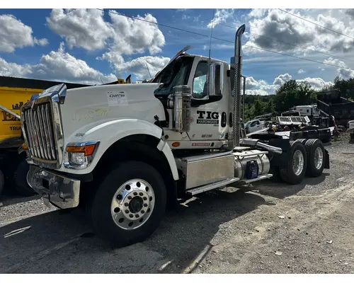 Complete Vehicle INTERNATIONAL HX520 Dutchers Inc   Heavy Truck Div  Ny