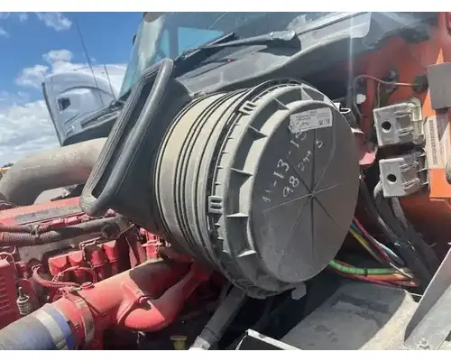 International LA617 Air Cleaner