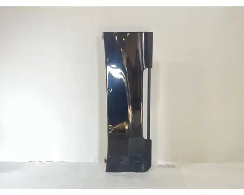 International LA617 Side Fairing
