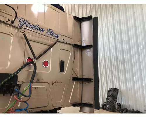 International LONESTAR Sleeper Fairing