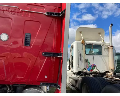 International LONESTAR Sleeper Fairing