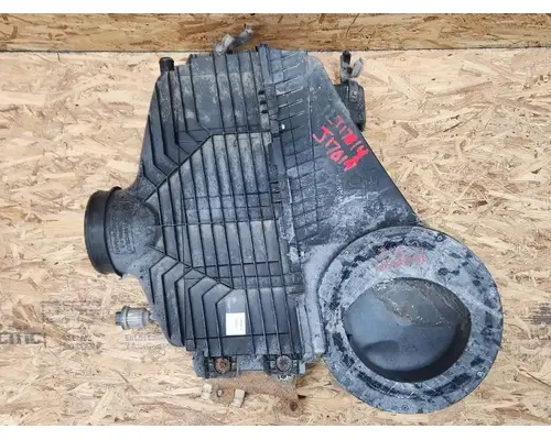 International LT625 Air Cleaner