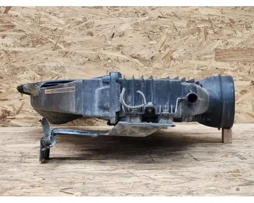 International LT625 Air Cleaner