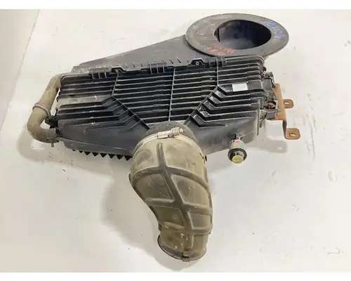 International LT625 Air Cleaner