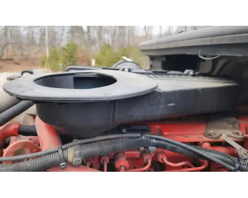 International LT625 Air Cleaner