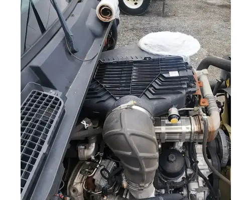 International LT625 Air Cleaner