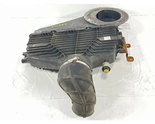International LT625 Air Cleaner