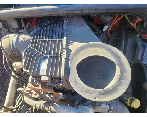 International LT625 Air Cleaner
