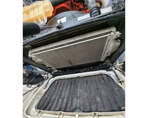 International LT625 Air Conditioner Condenser