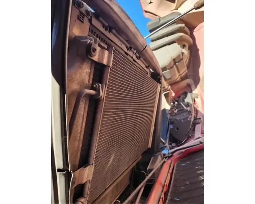 International LT625 Air Conditioner Condenser