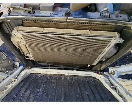 International LT625 Air Conditioner Condenser