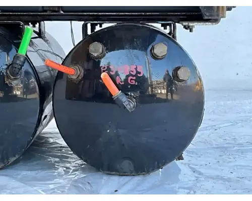 International LT625 Air Tank