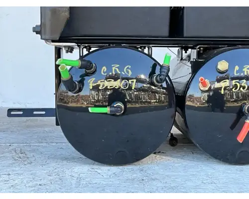 International LT625 Air Tank