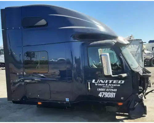 International LT625 Cab