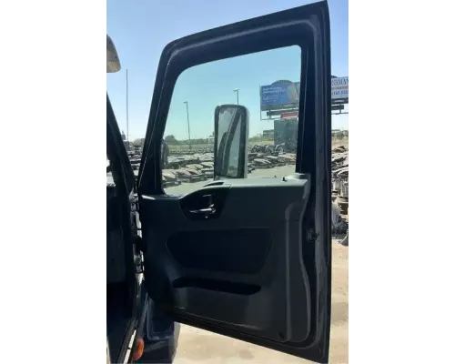 International LT625 Cab