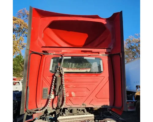 International LT625 Cab