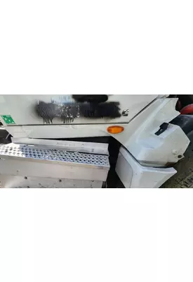 International LT625 Cowl
