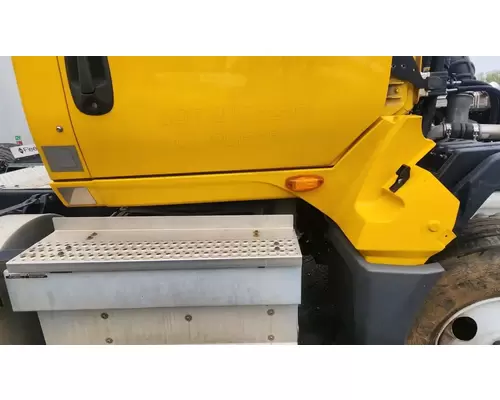 International LT625 Cowl